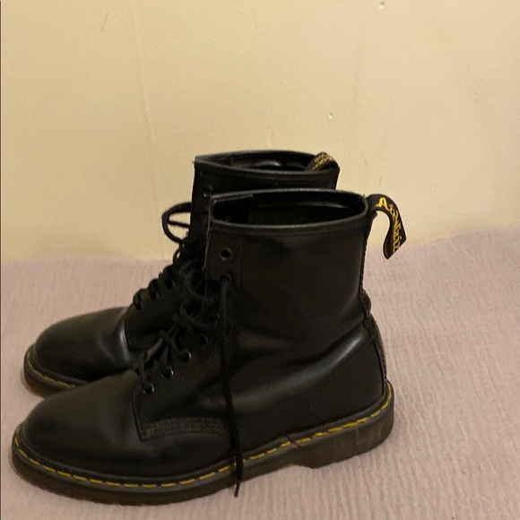 Dr. Martens Black Leather Boots with Yellow Stitching. Size 8 . Made in England - Picture 3 of 11